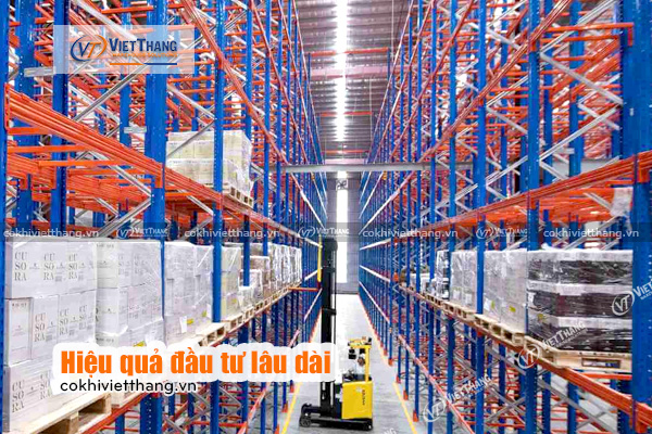 Giải pháp kệ kho lạnh: Vật liệu và sơn tĩnh điện đặc biệt chống ăn mòn 2026 6 Hiệu-quả-đầu-tư-lâu-dài